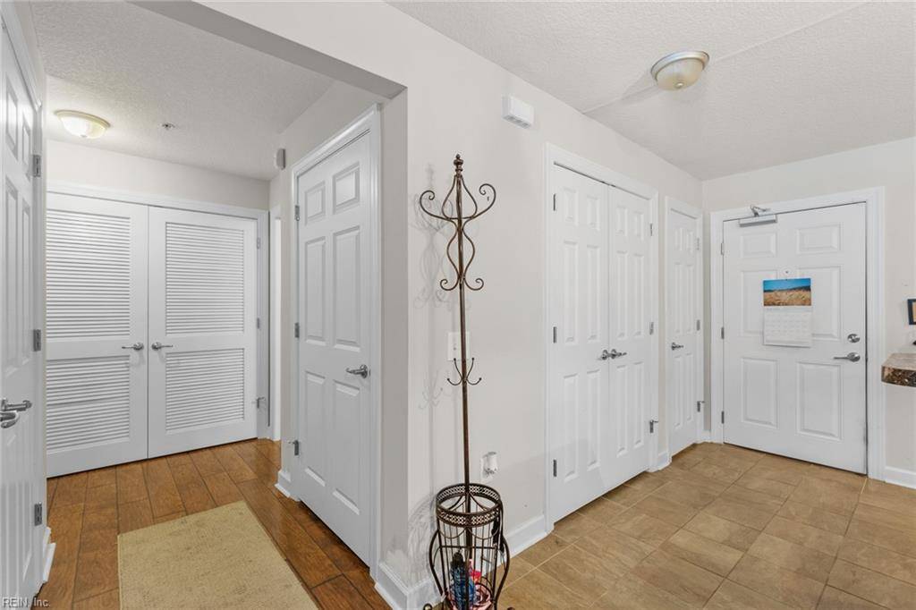Chesapeake, VA 23324,1016 Thoroughgood WAY #104