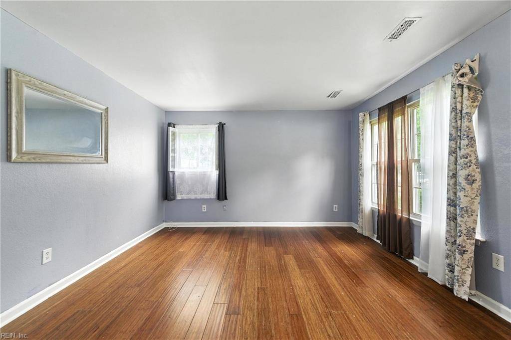 Hampton, VA 23669,80 Harris Creek RD
