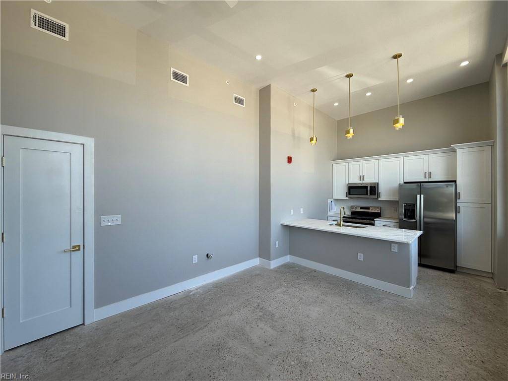 Newport News, VA 23607,332 34th ST #120