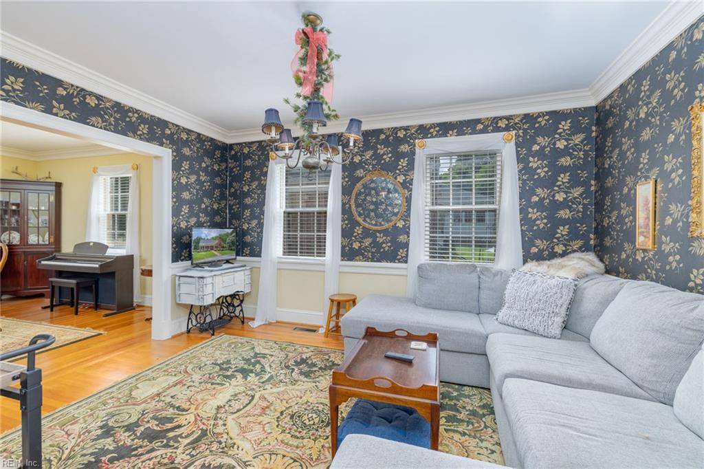 Emporia, VA 23847,411 Battery AVE