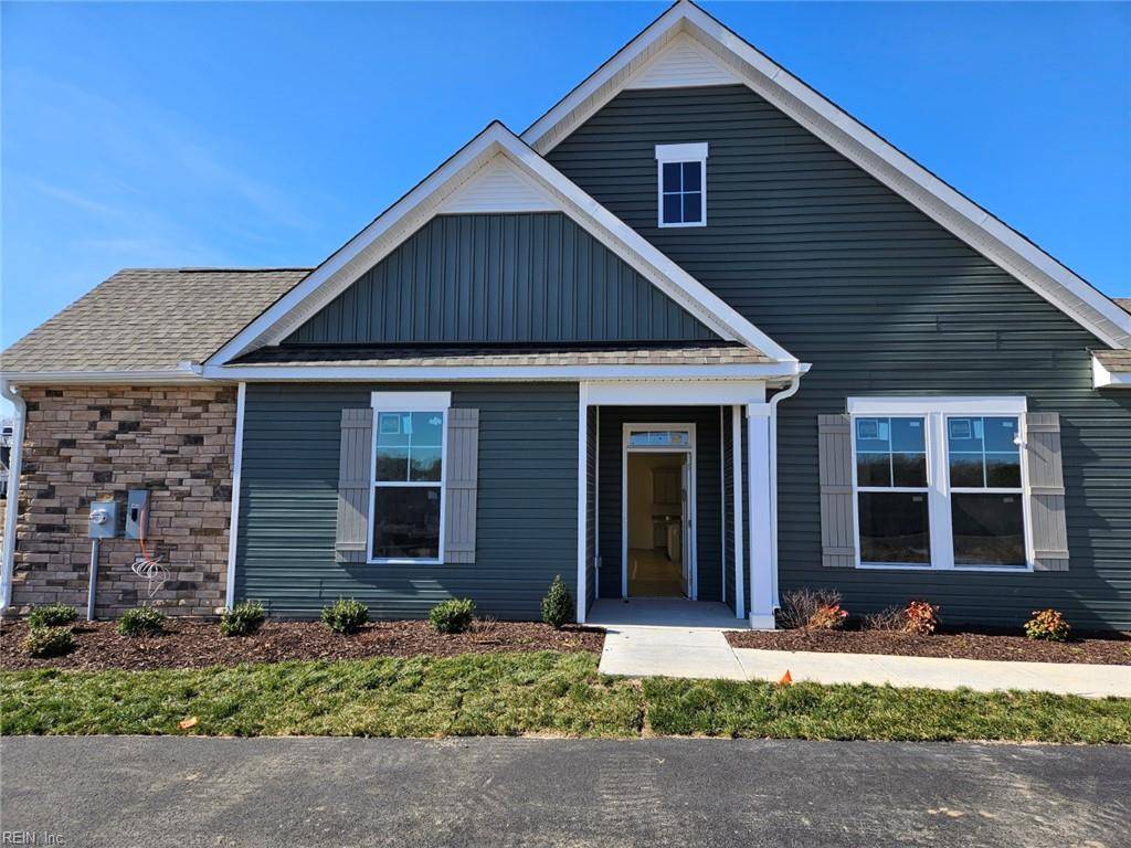 Smithfield, VA 23430,222 St Pauls AVE #32-1