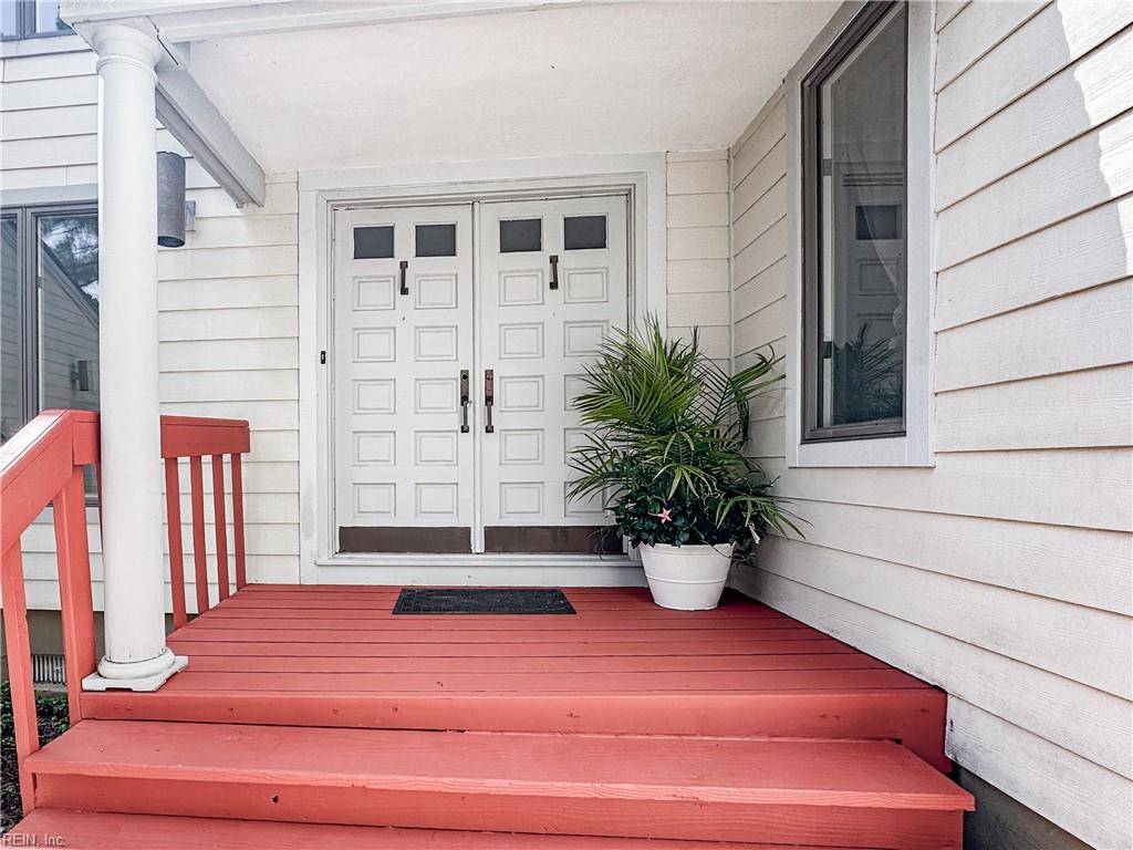 Virginia Beach, VA 23451,557 Susan Constant DR