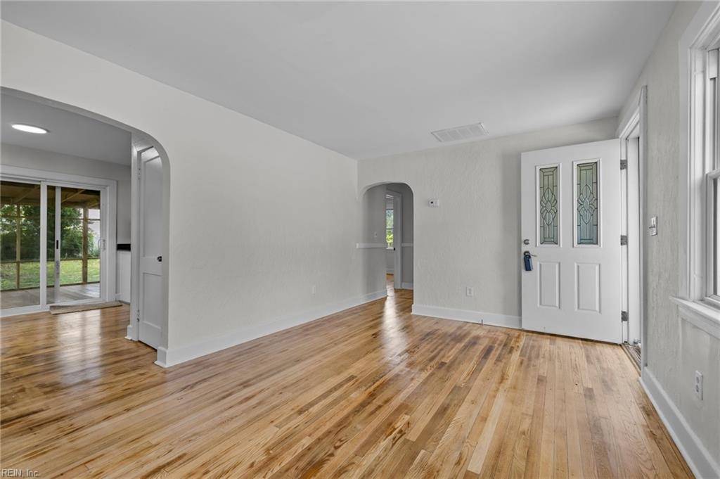 Norfolk, VA 23513,6333 Alexander ST