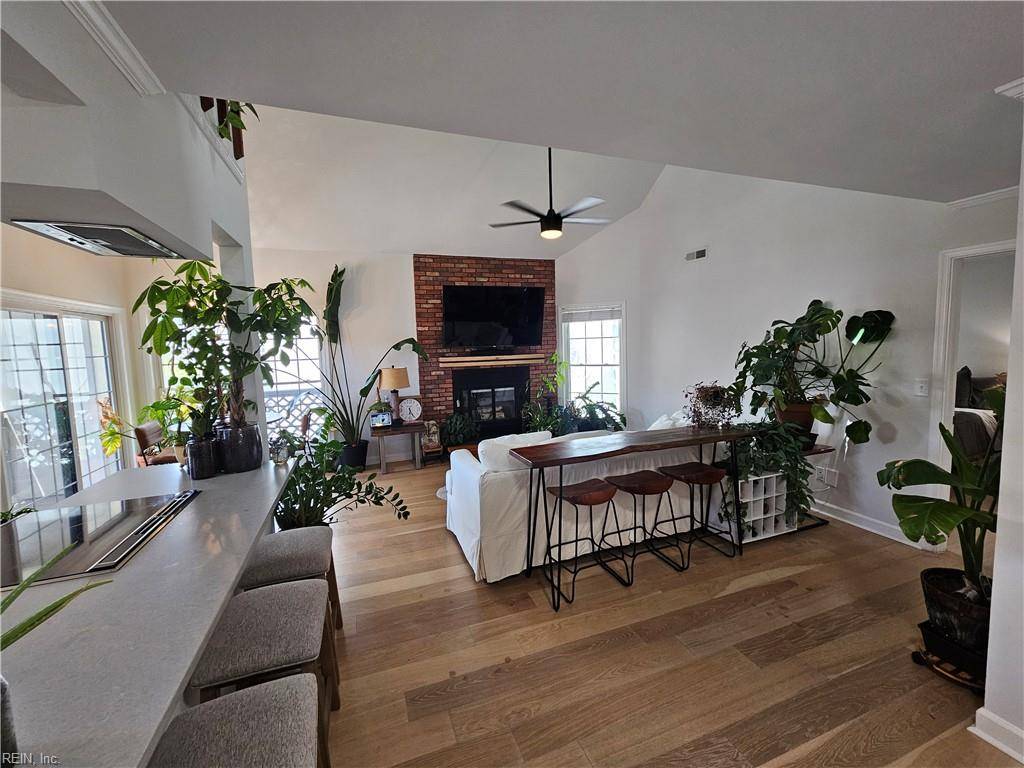 Virginia Beach, VA 23451,407 Harbour PT #301