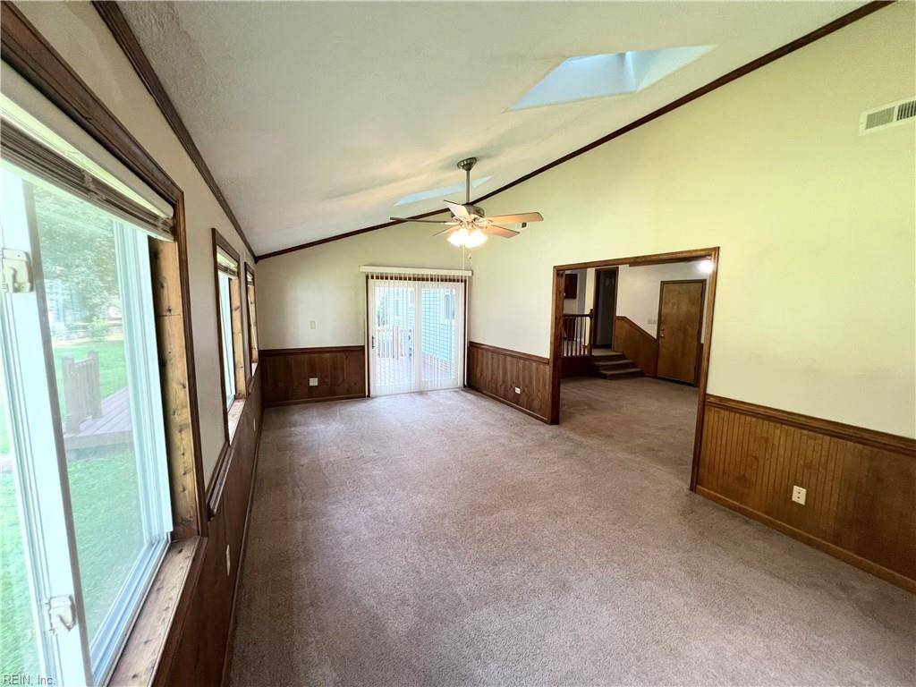 Yorktown, VA 23692,402 Gaines WAY