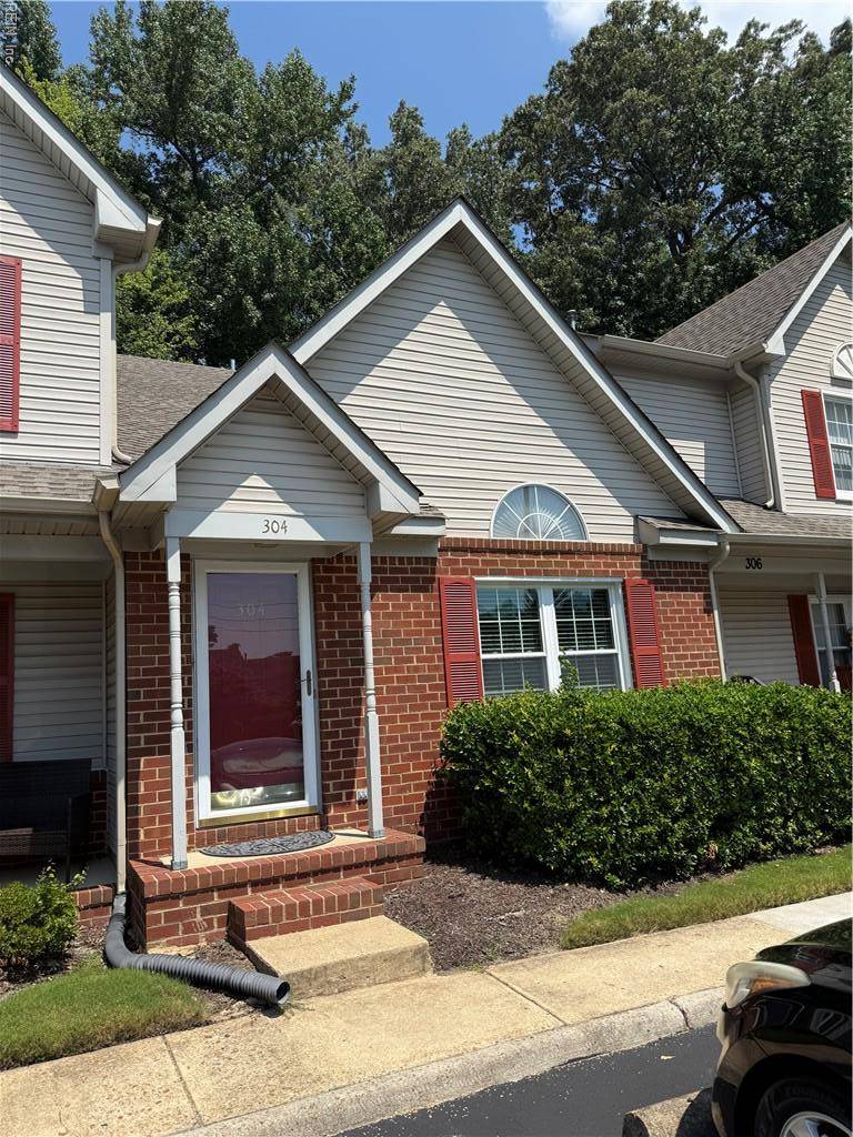 Chesapeake, VA 23322,304 S Hill LN