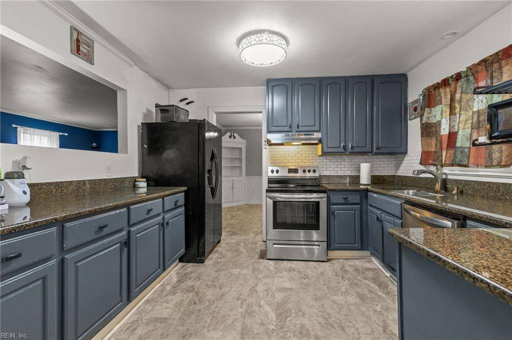 Chesapeake, VA 23321,2804 Meadow Wood DR W