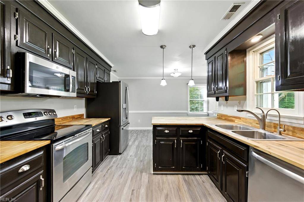 Chesapeake, VA 23323,3403 Frost Flower CT