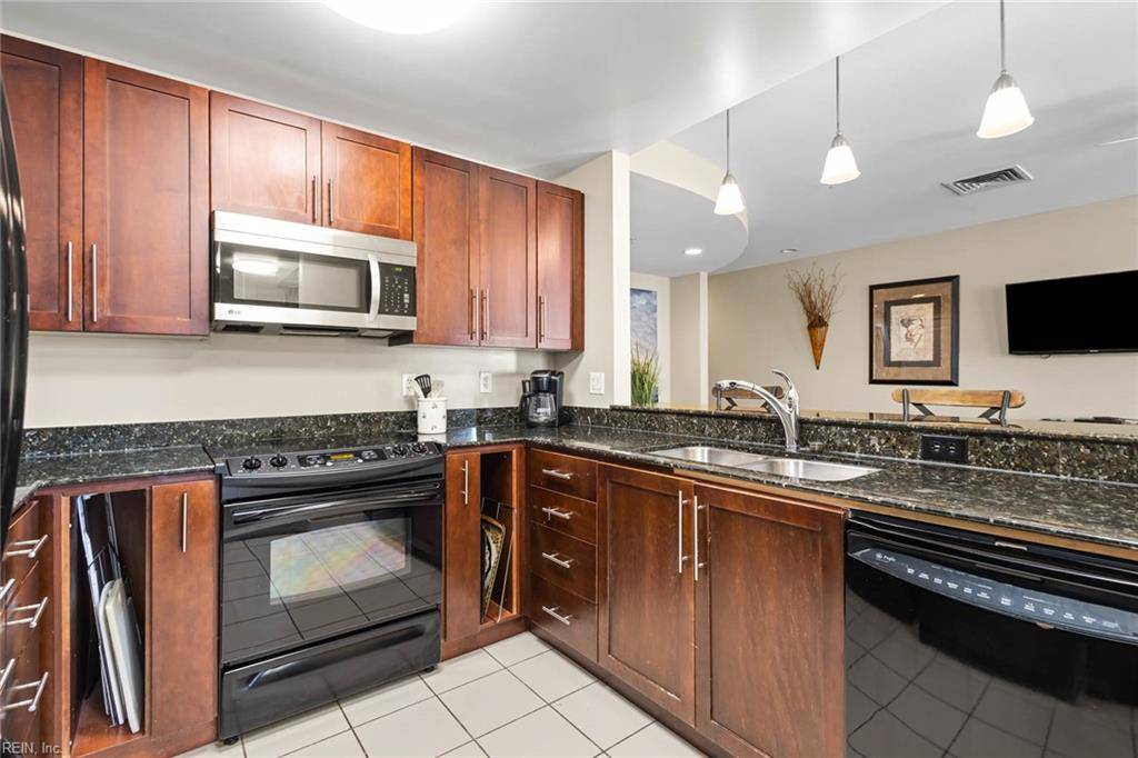 Virginia Beach, VA 23456,3700 Sandpiper RD #223