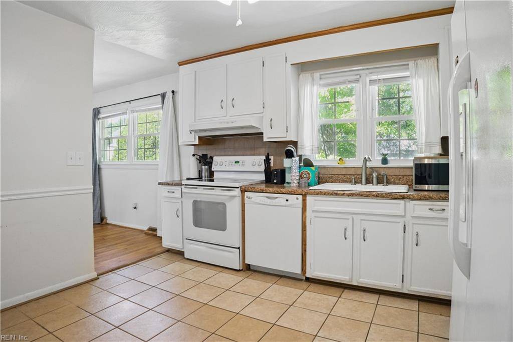 Newport News, VA 23608,27 Dinwiddie PL