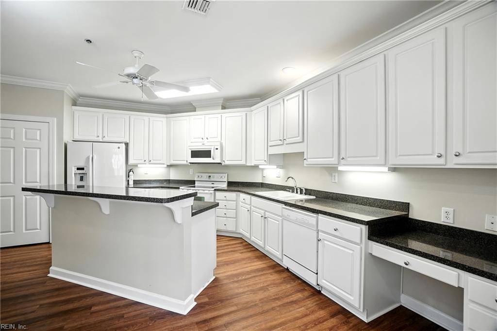 Virginia Beach, VA 23451,400 Rudee Point RD #202