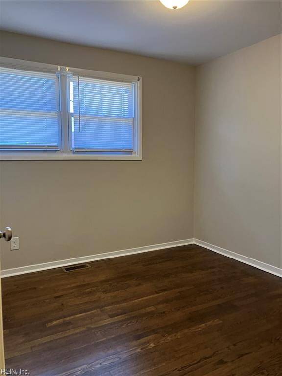 Portsmouth, VA 23701,106 Beazley DR