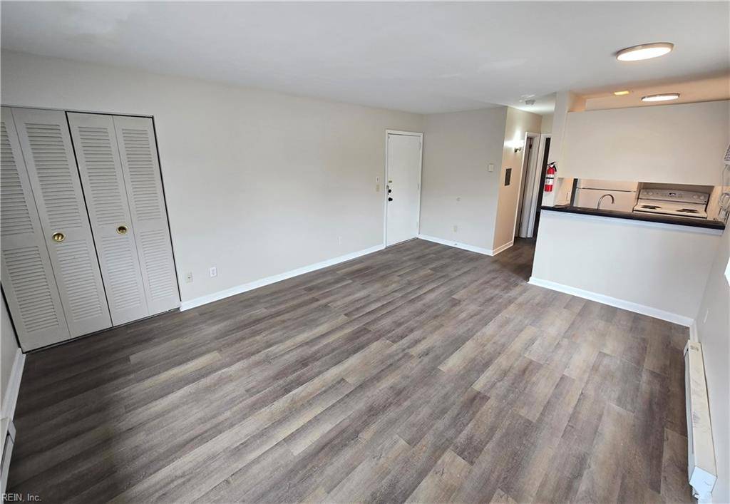 Chesapeake, VA 23325,1126 Sparrow RD #4