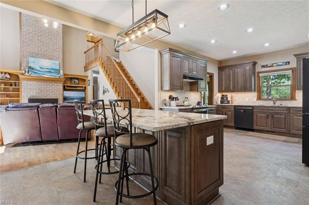 Yorktown, VA 23692,815 Dandy Loop RD