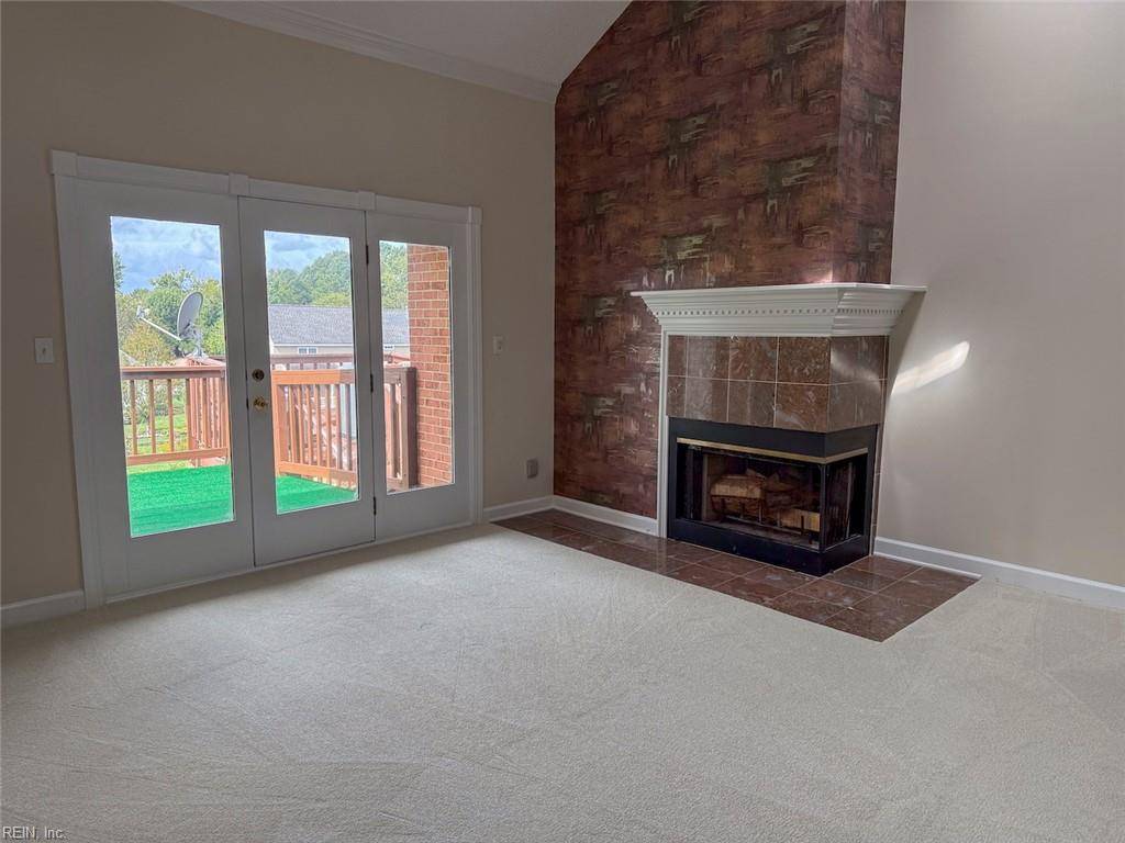 Hampton, VA 23664,304 Mainsail DR #15