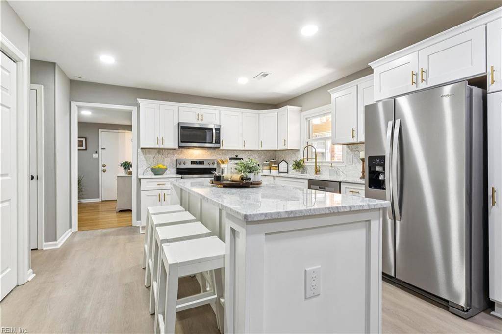 Yorktown, VA 23692,508 E Woodland DR