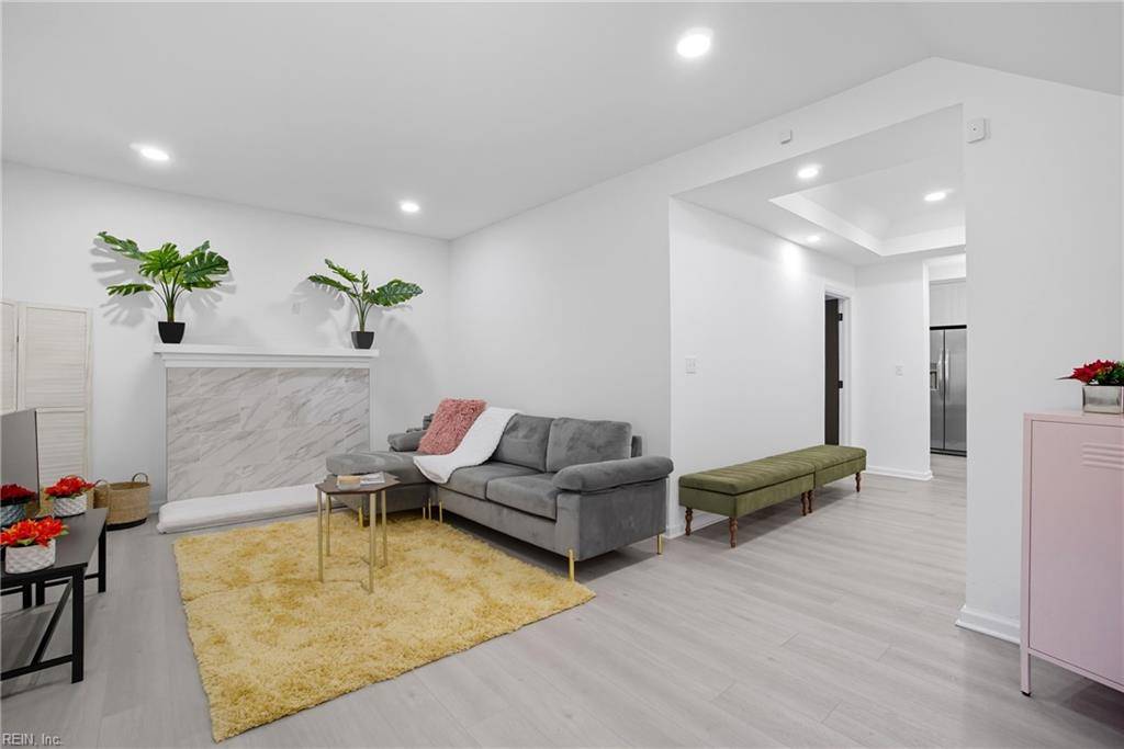 Hampton, VA 23661,94 Hampton Roads AVE