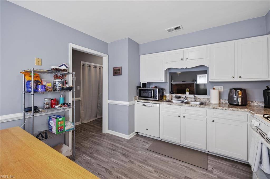 Virginia Beach, VA 23464,2082 Lyndora RD