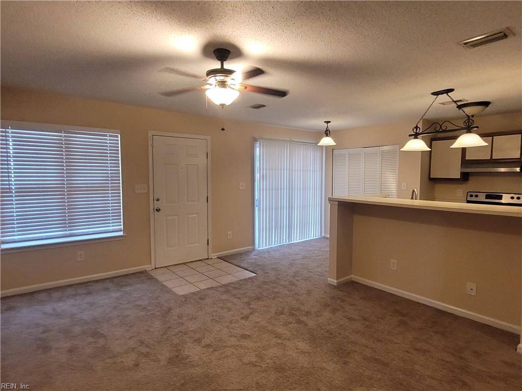 Hampton, VA 23666,54 Emeraude PL #A