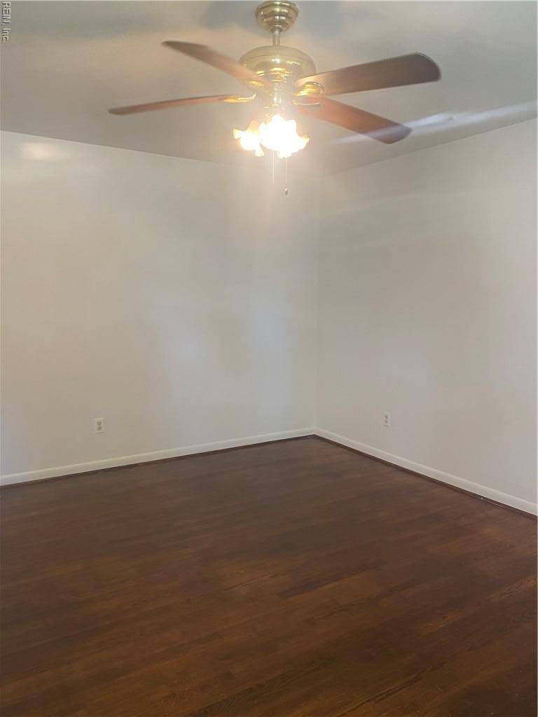 Hampton, VA 23666,924 Aberdeen RD