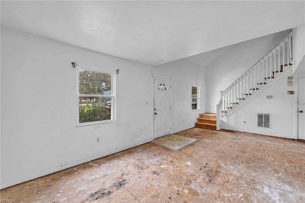 Chesapeake, VA 23323,102 Diamond AVE #D