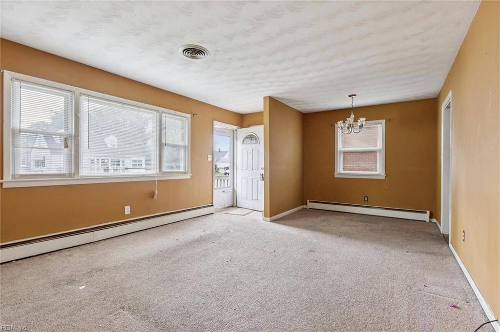 Hampton, VA 23661,377 Dewey AVE