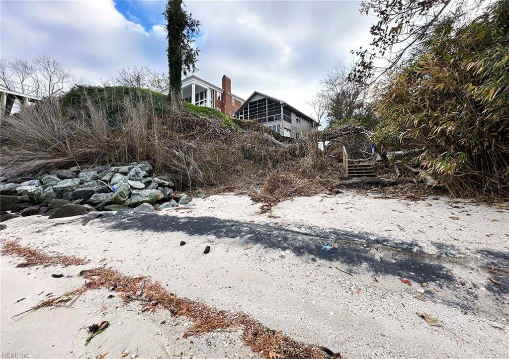 Yorktown, VA 23690,222 Nelson RD