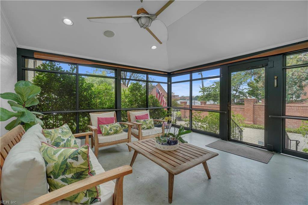 Norfolk, VA 23510,404 W Freemason ST