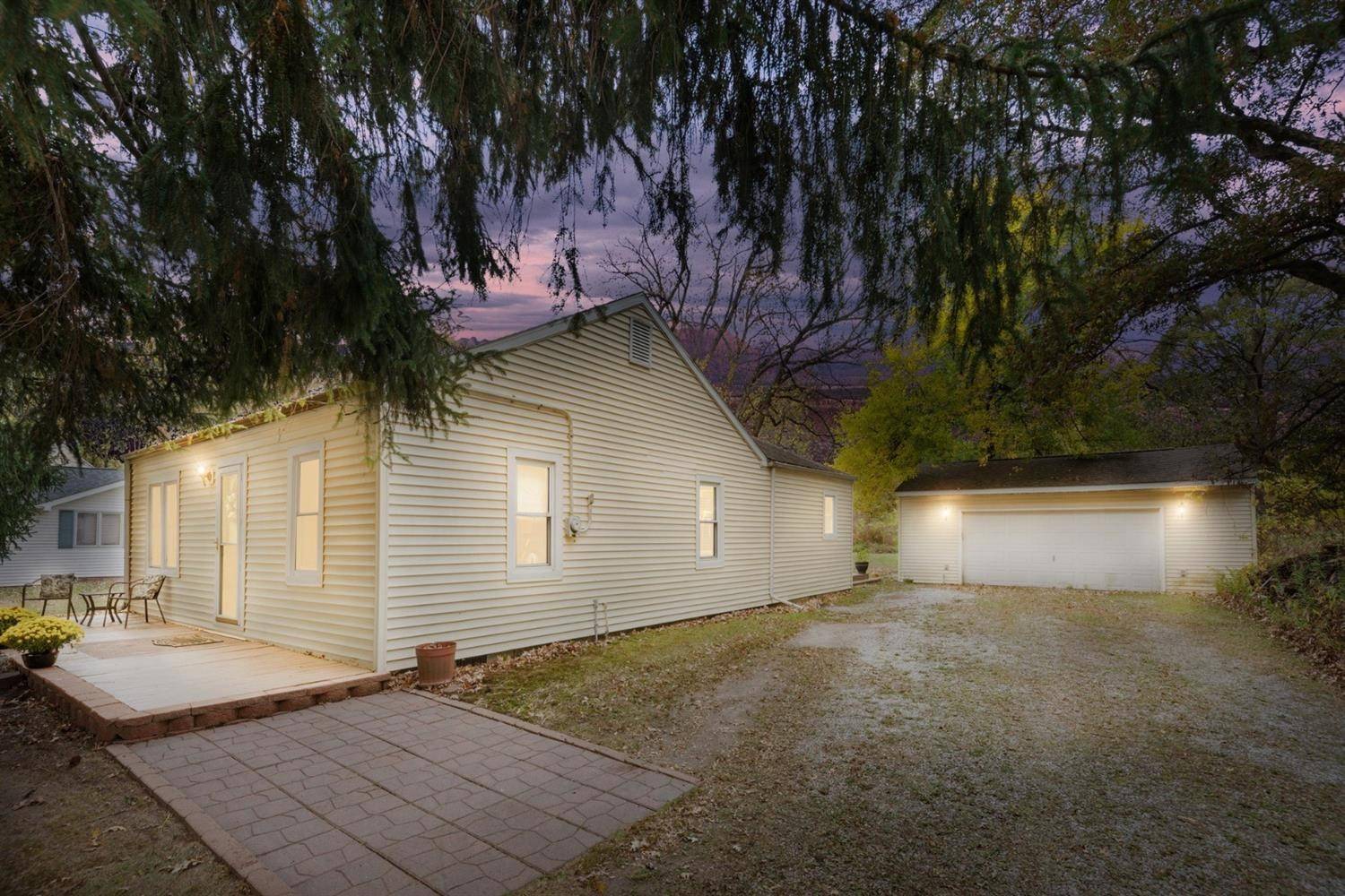 Griffith, IN 46319,1929 S Calhoun ST