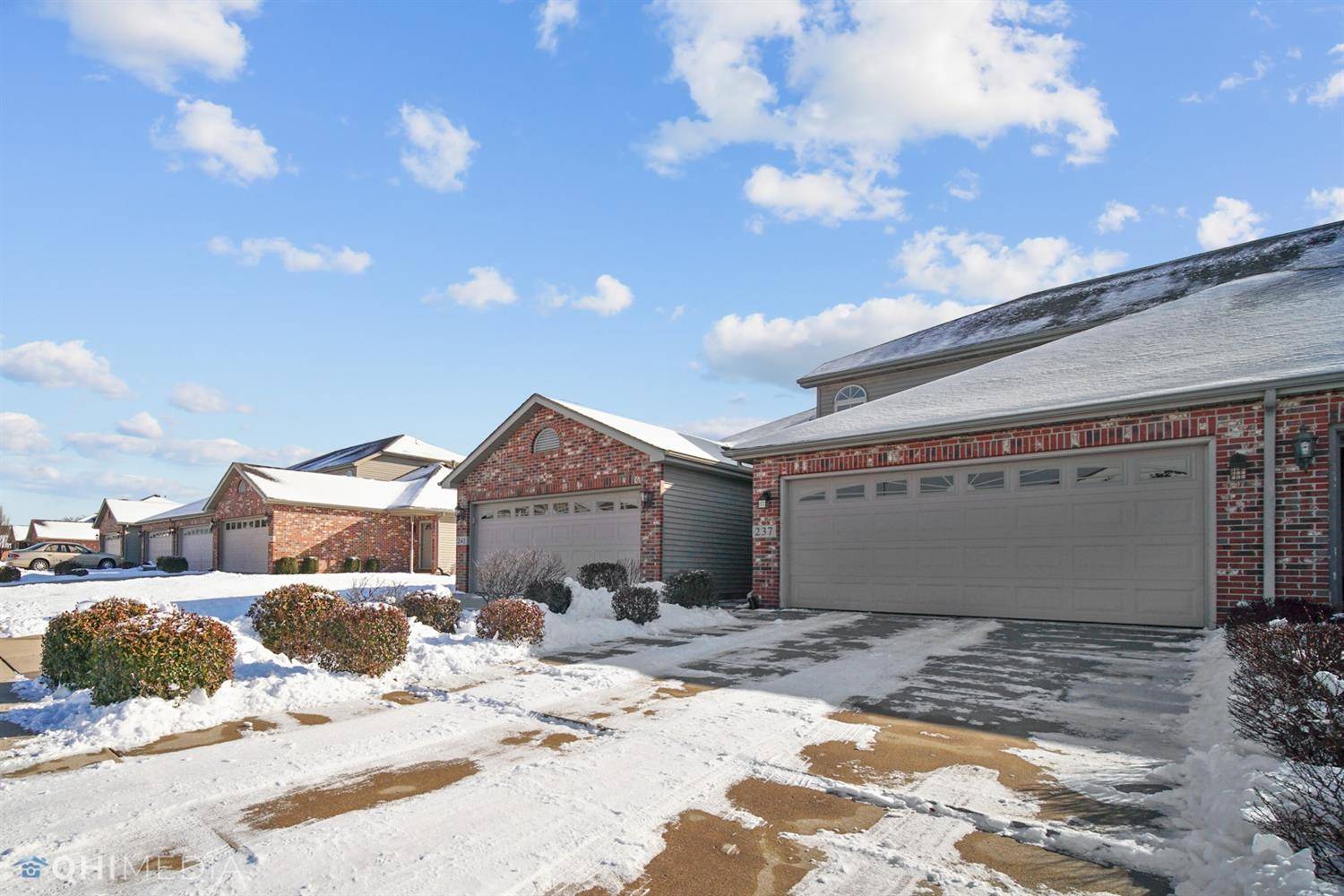 Schererville, IN 46375,237 Deertrail LN