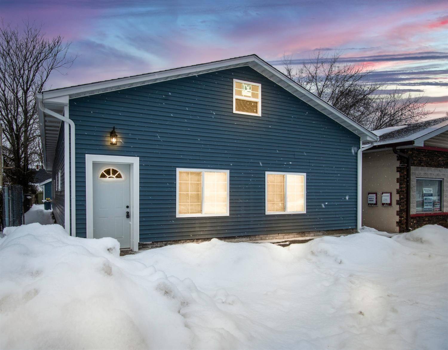Lake Station, IN 46405,2718 Dekalb ST