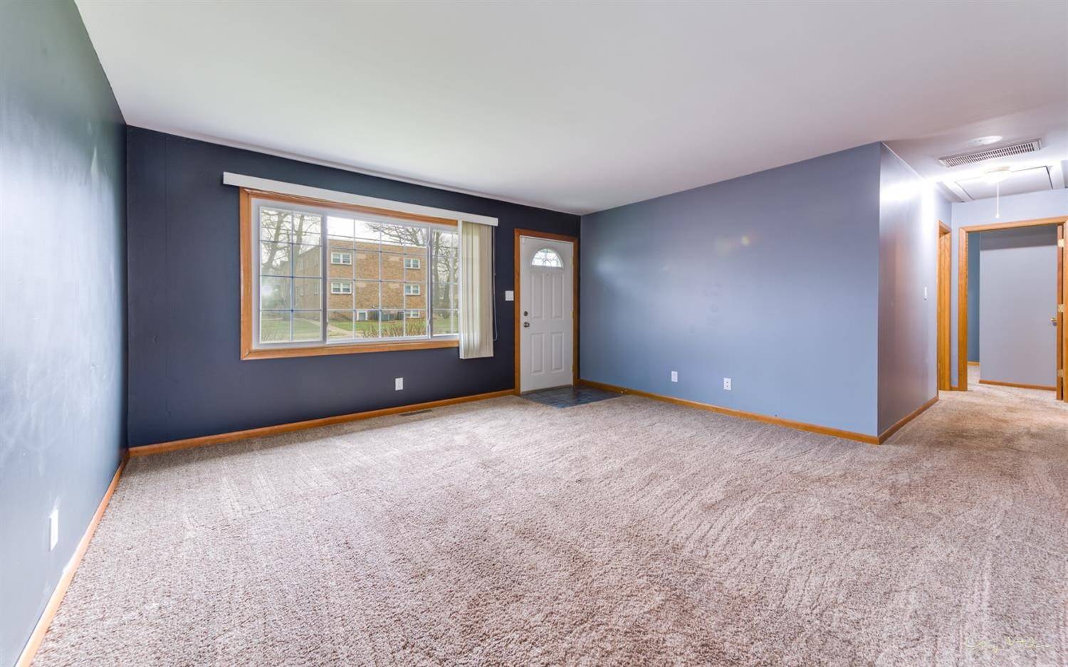 Griffith, IN 46319,1006 E Oak ST