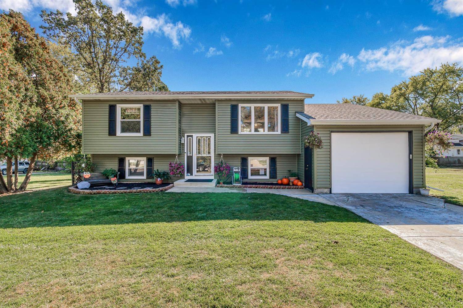 Hobart, IN 46342,1631 E 31st AVE