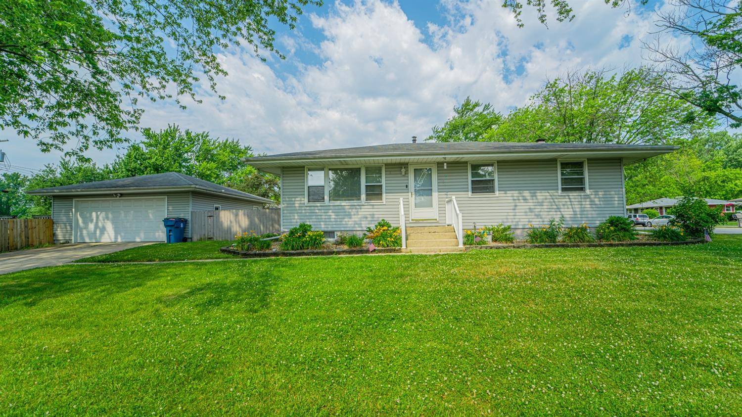 Schererville, IN 46375,1007 70th PL