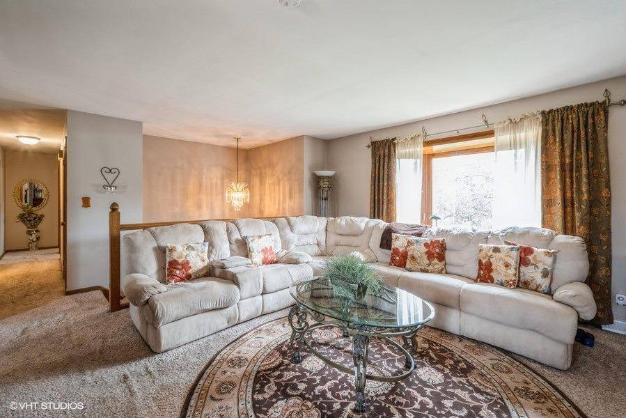 Schererville, IN 46375,1744 Saint George DR