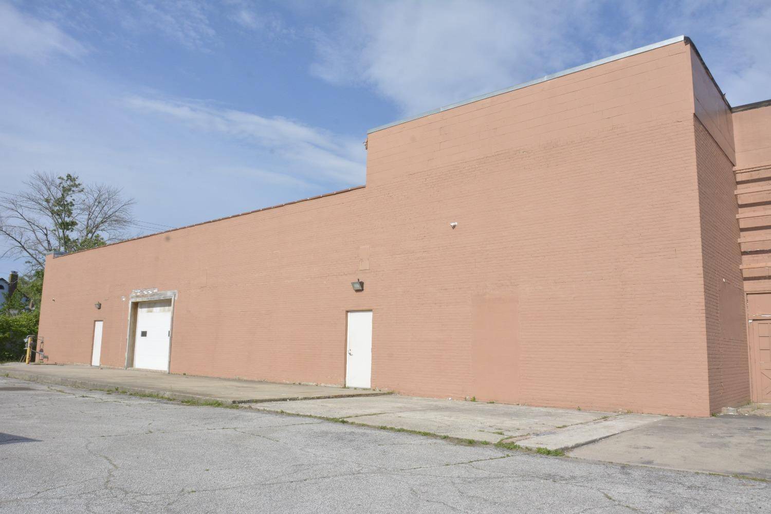 Hobart, IN 46342,813 W Old Ridge RD