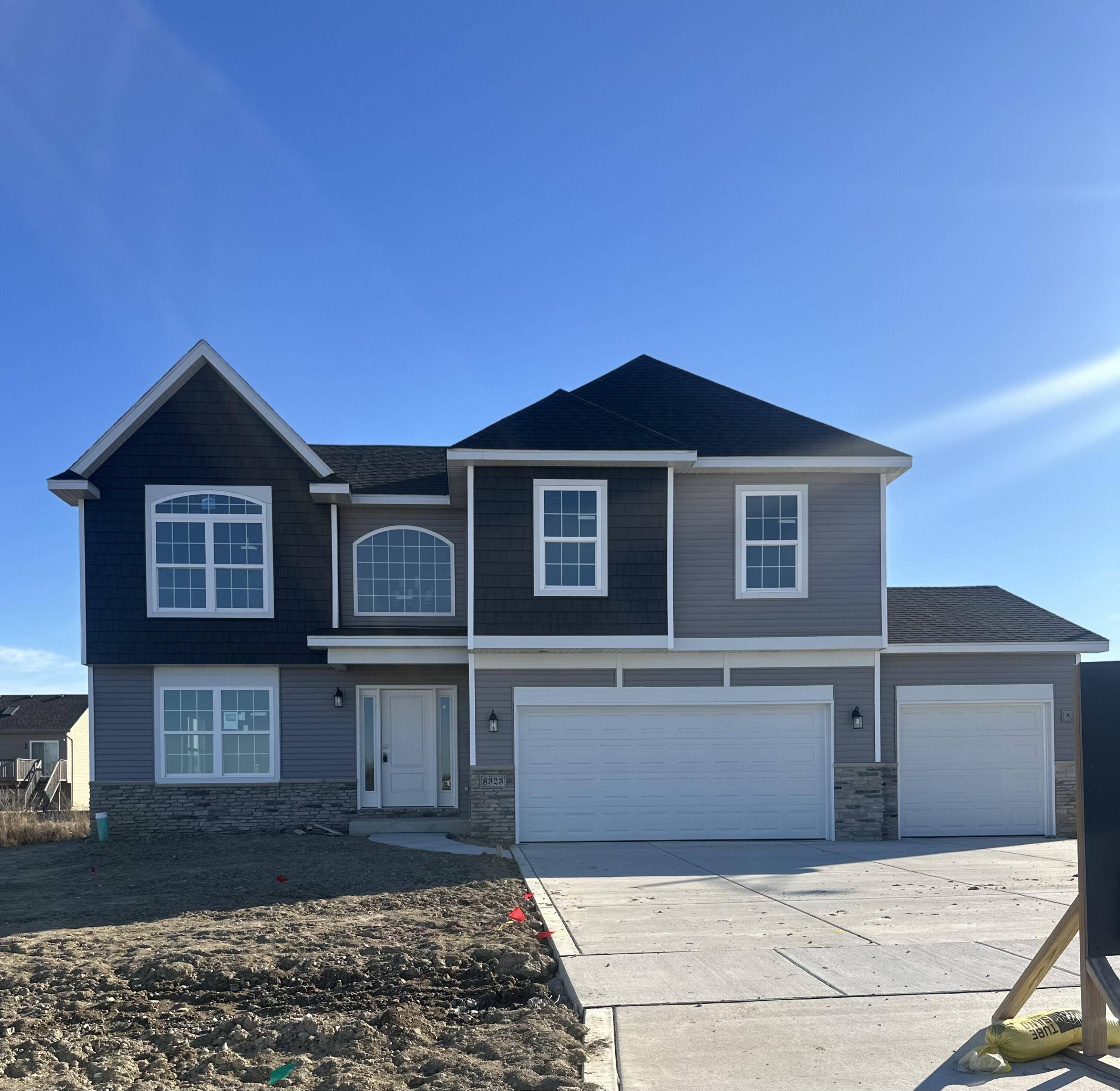 Merrillville, IN 46410,8323 Dylan DR