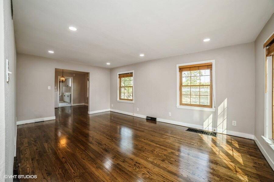 Munster, IN 46321,325 Fairbanks PL