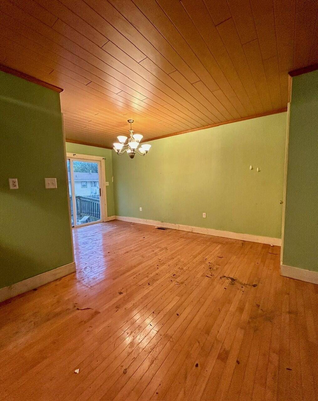 Michigan City, IN 46360,726 S Ashland AVE