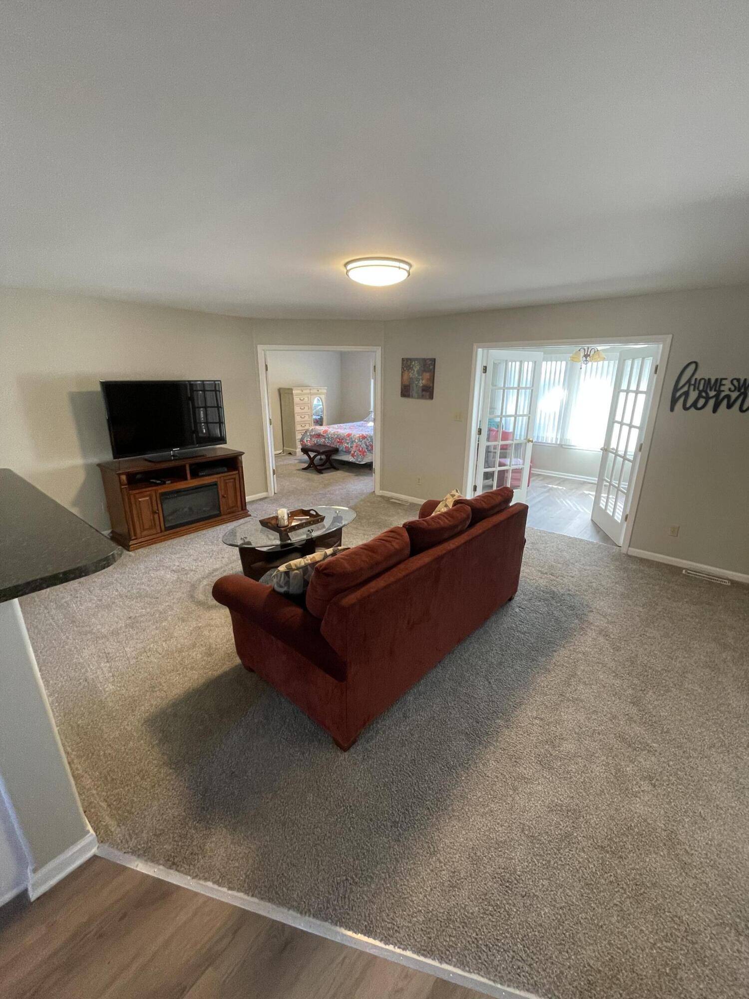 Hobart, IN 46342,741 Diane CT