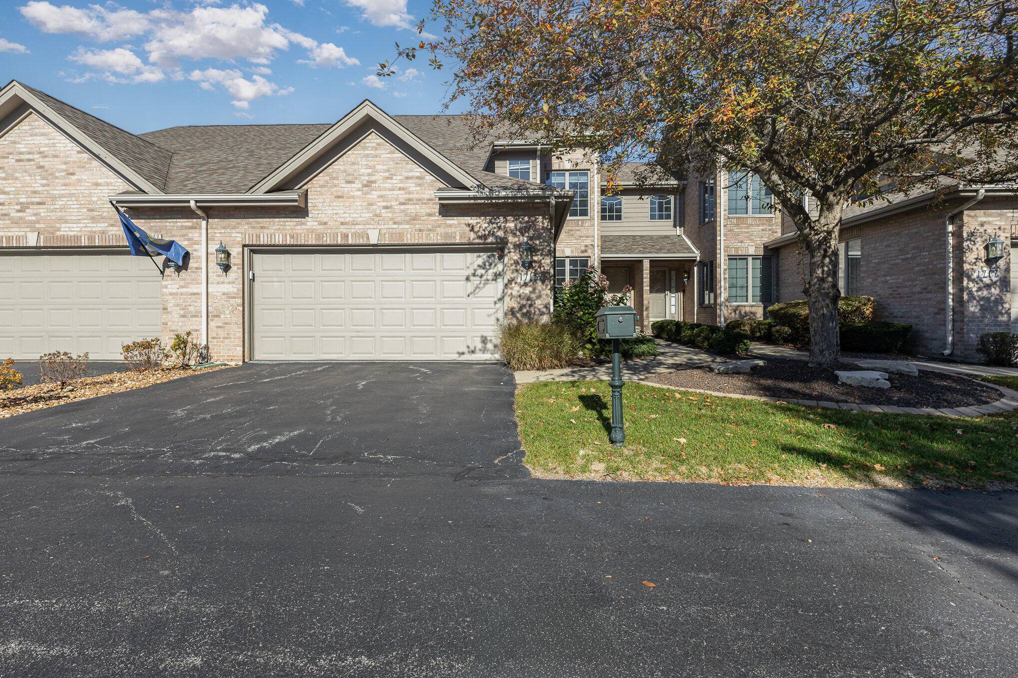 Munster, IN 46321,1715 Apple Blossom DR