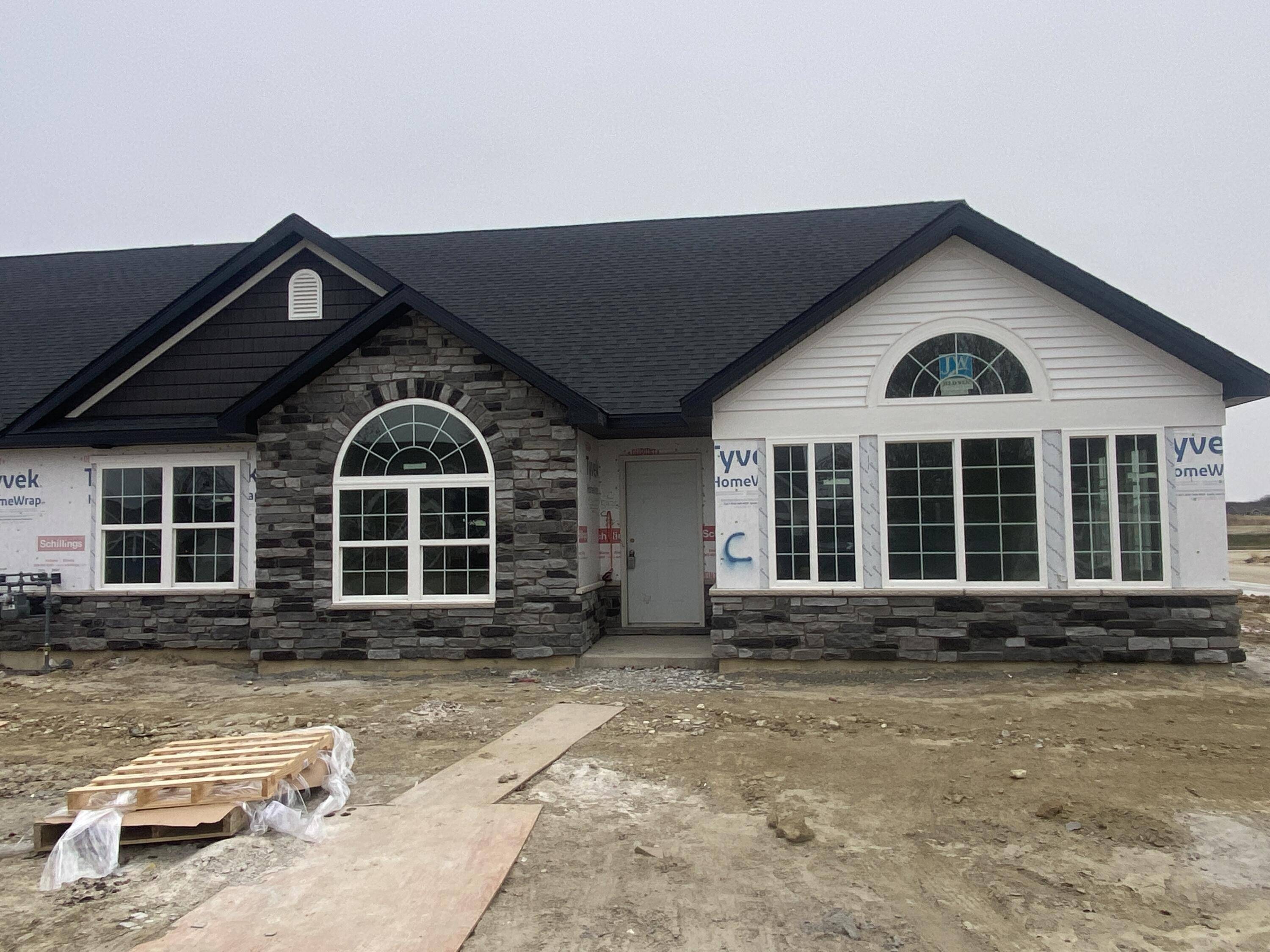 Crown Point, IN 46307,5432 Fountain DR #120d