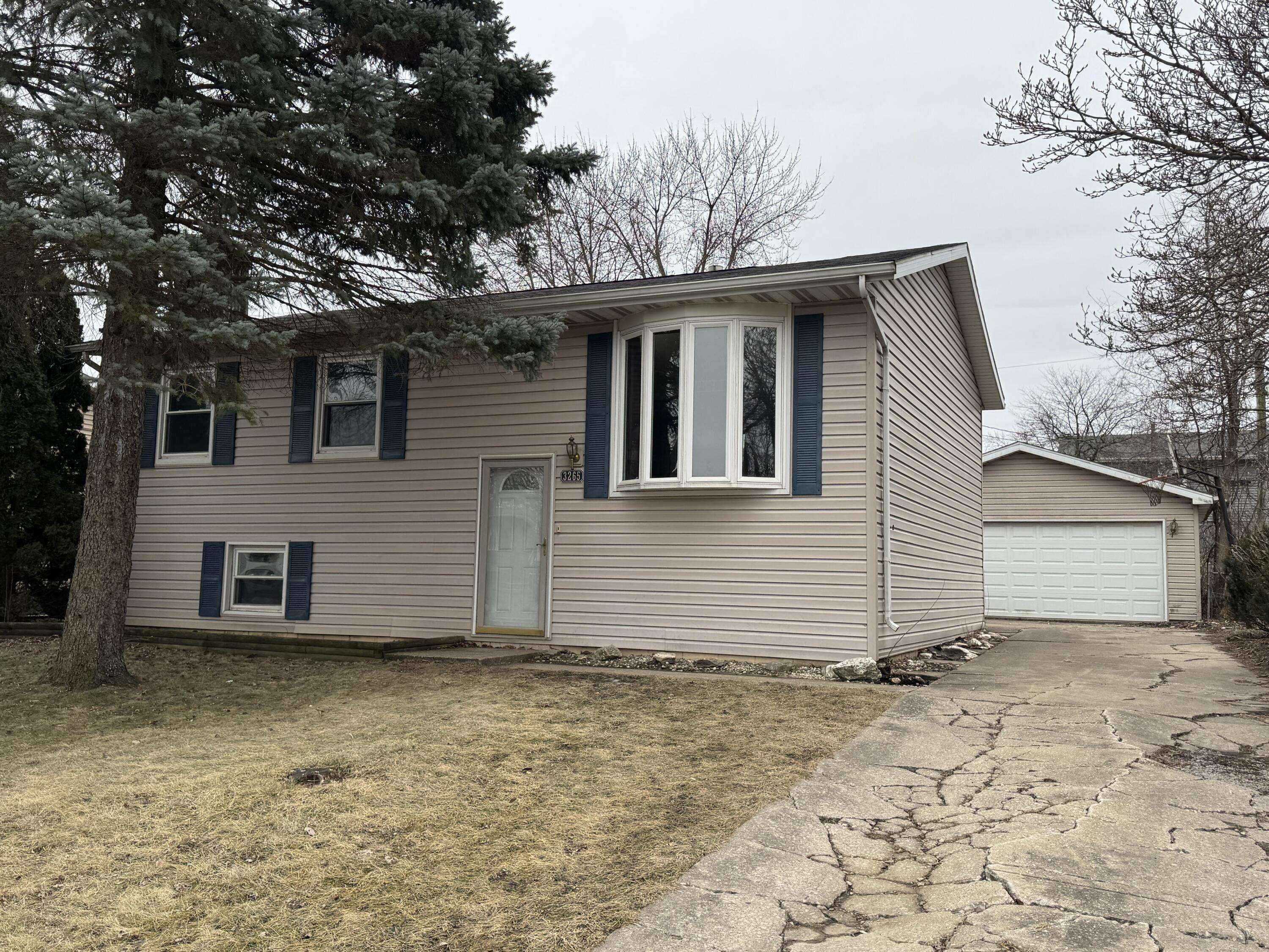 Merrillville, IN 46410,3265 W 74th PL