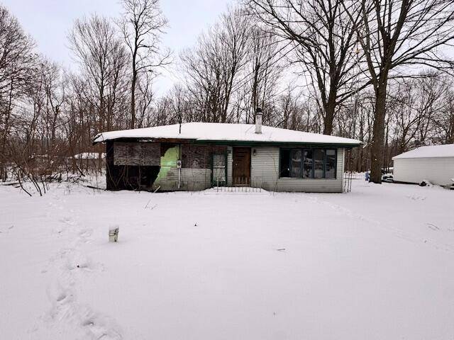 New Carlisle, IN 46552,7943 N Hickory LN