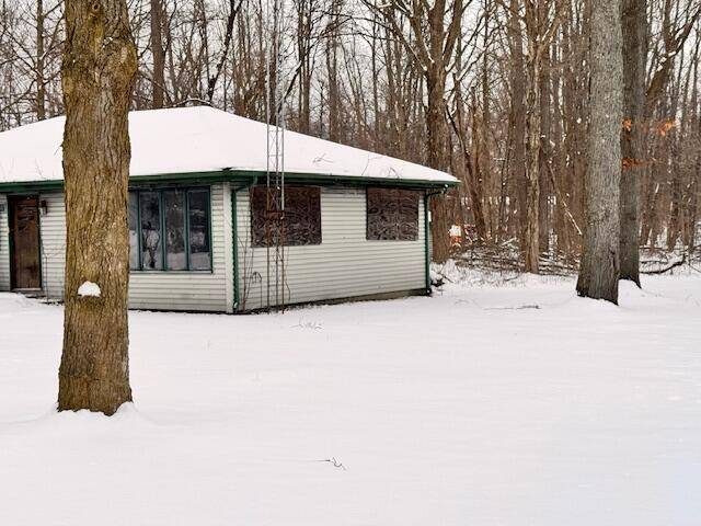 New Carlisle, IN 46552,7943 N Hickory LN