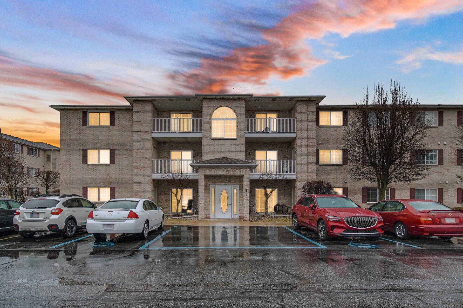 Merrillville, IN 46410,2023 W 75th PL #13