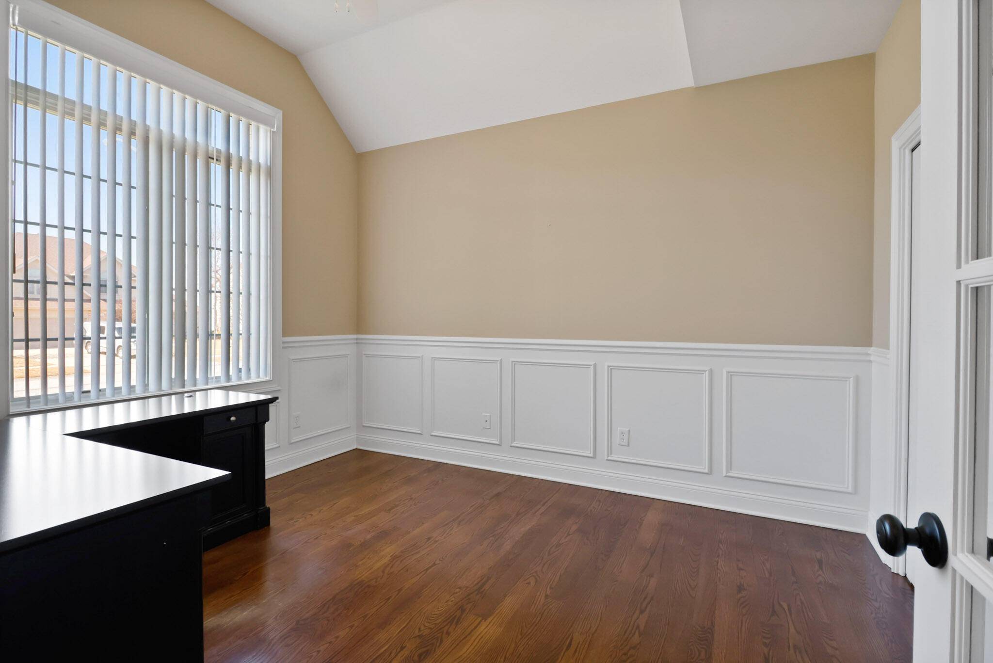 Munster, IN 46321,10057 New Devon ST