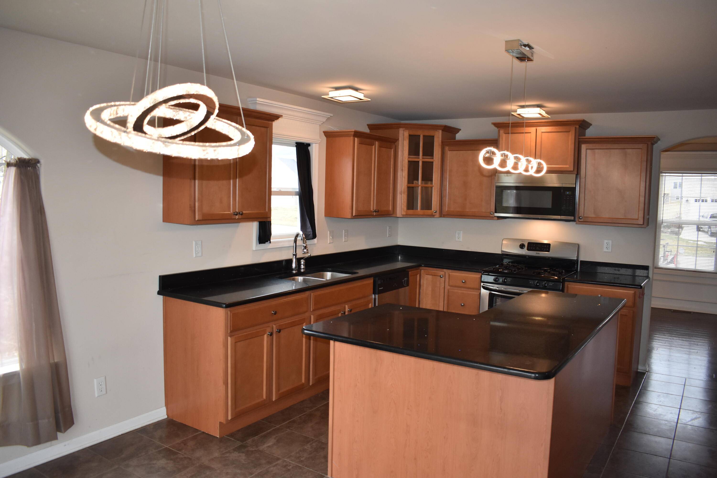 Crown Point, IN 46307,792 Cirque DR