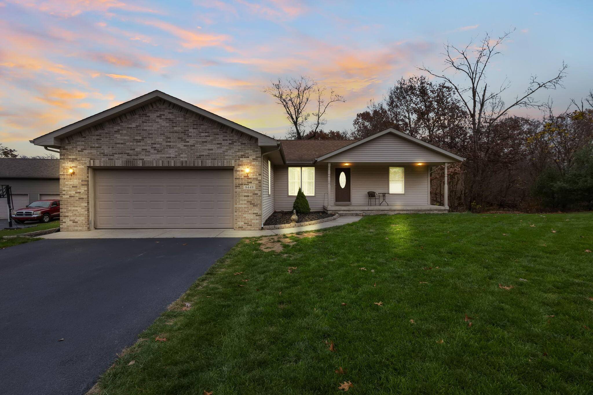 Demotte, IN 46310,9449 Chippewah CT