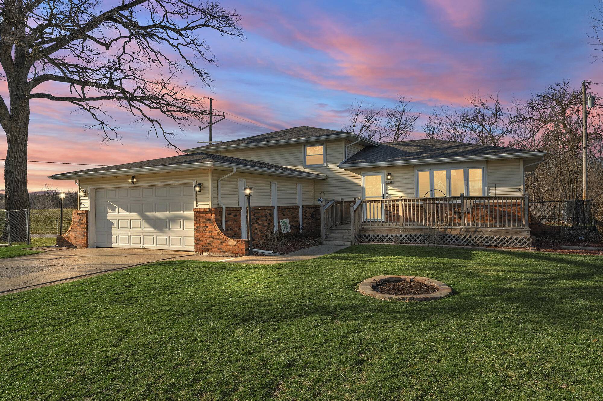 Hobart, IN 46342,3130 Crabapple LN